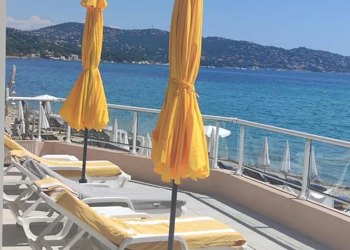 Sur La Maxime Sainte-Maxime